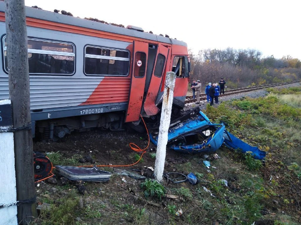 Водитель не притормозил перед железнодорожными путями