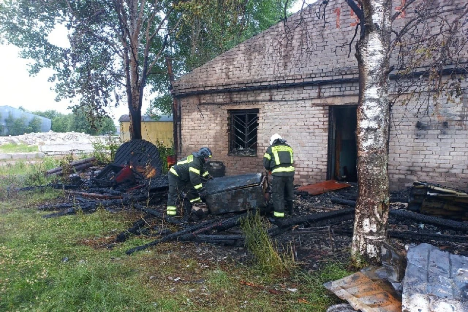 Причины пожара устанавливаются. Фото: vk.com/murman01
