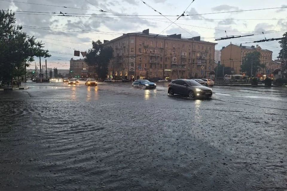 Улицы Ростова оказались под водой.