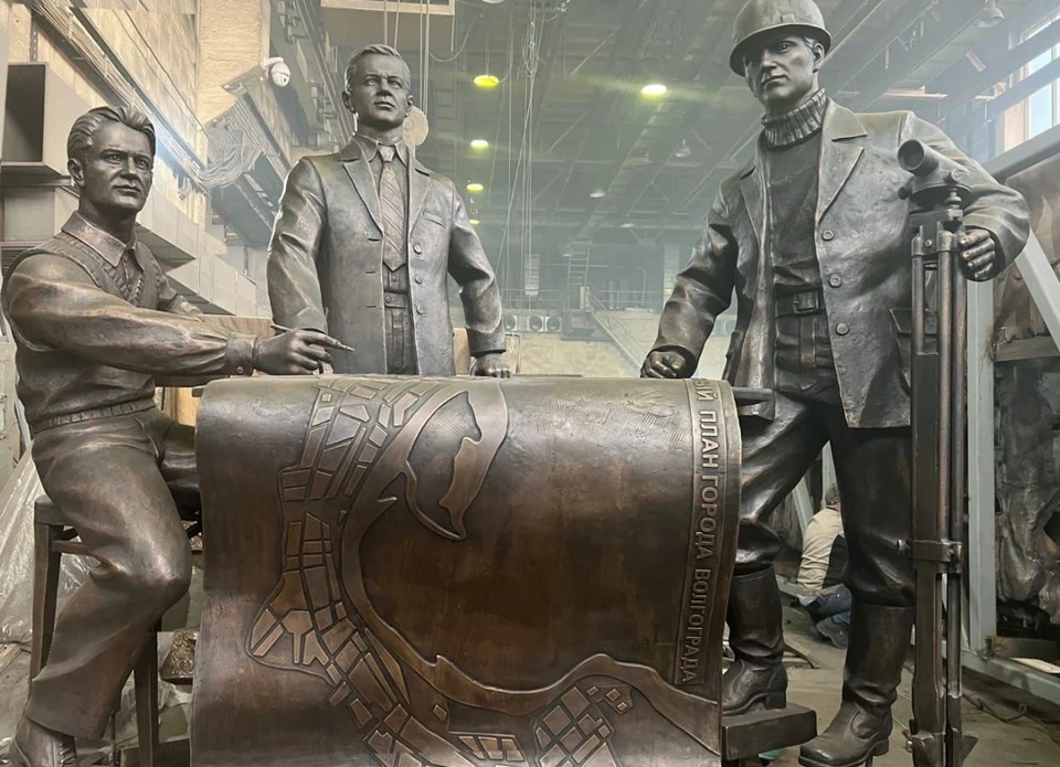 В Волгограде сделали главную скульптурную композицию Сурского сквера