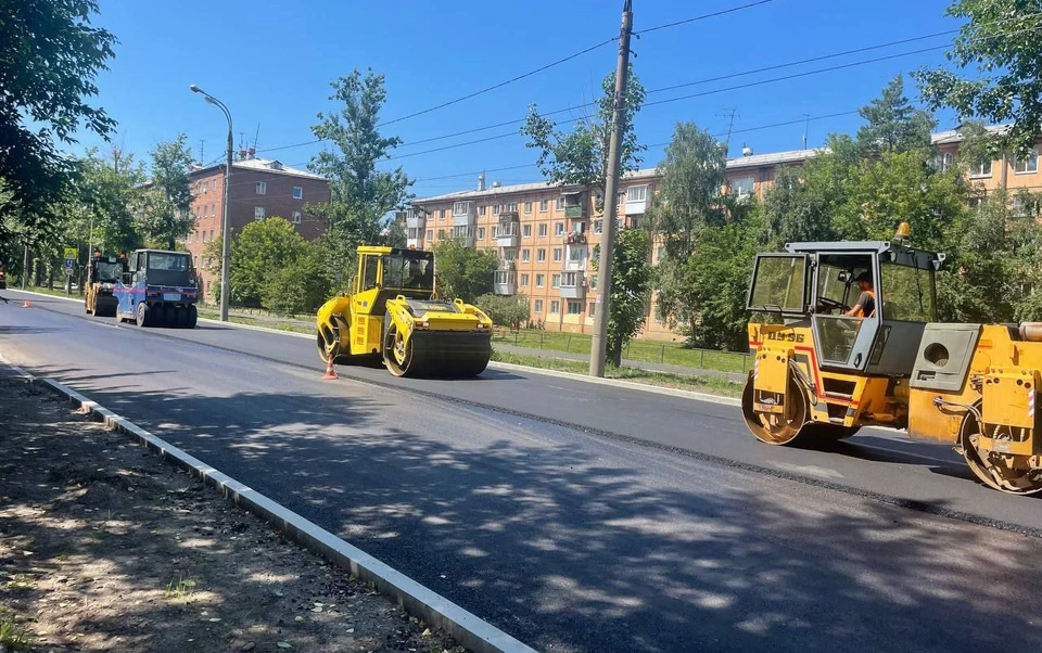 На улицах Трилиссера и Свердлова обновляют асфальтобетонное покрытие