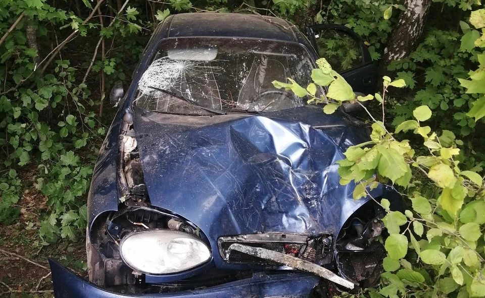 В Заокском районе водитель автомобиля Chevrolet не справился с управлением и съехал в кювет