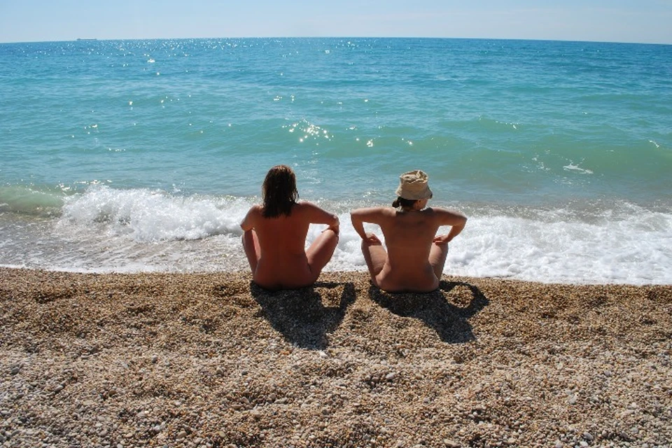 Горячая зрелая на пляже - порно видео на lys-cosmetics.ru