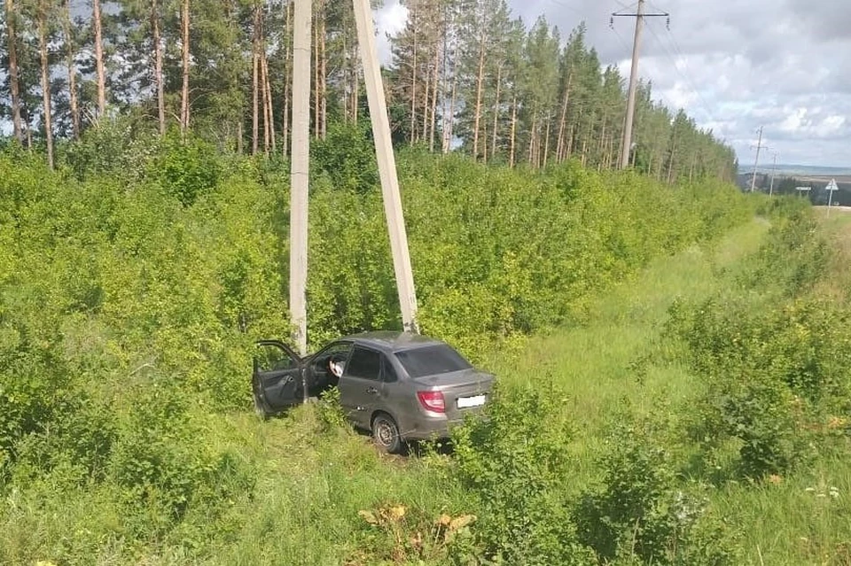 Девушка пострадала, а также травмы получили пассажиры автомобиля.