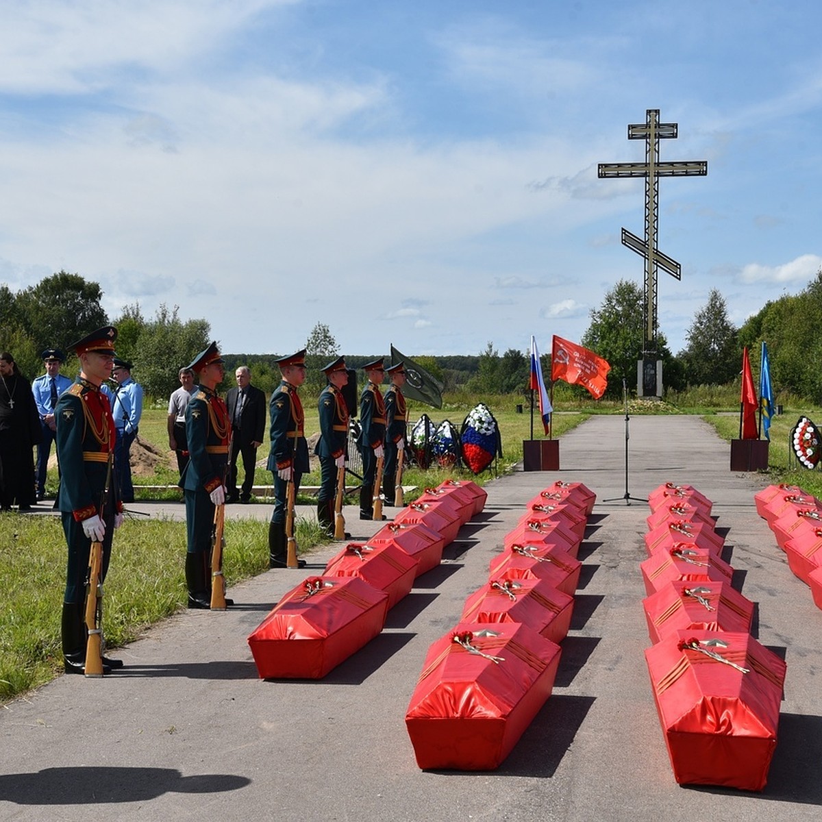 В Московской области похоронили останки 102 пациентов и сотрудников  психиатрической больницы, замученных фашистами в 1941 году - KP.RU