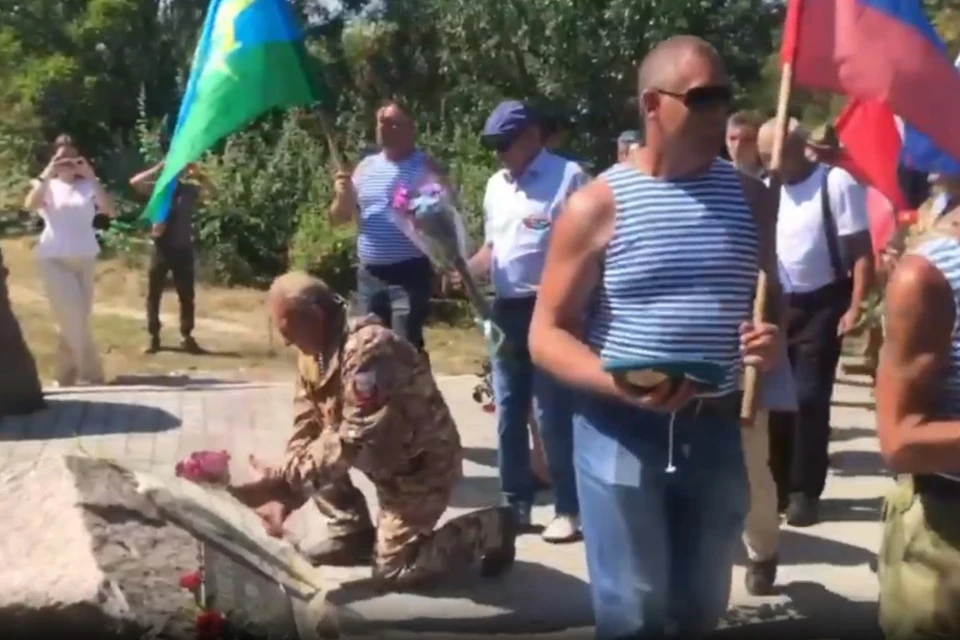 В Геническе почтили память героев-десантников Фото: скриншот видео администрации Херсонской области