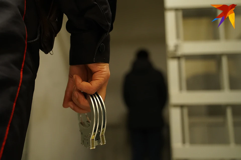 Следователи передали в суд материалы уголовного дела в отношении 43-летнего жителя Кандалакши, который несколько раз нарушил закон.