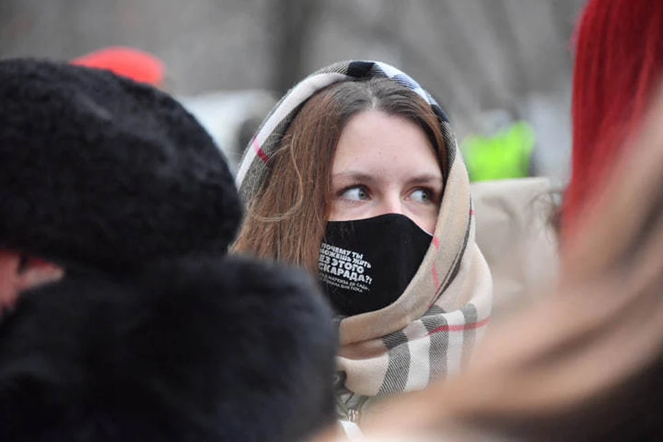 Сейчас вирус мутирует, и новая разновидность омикрона набирает силу