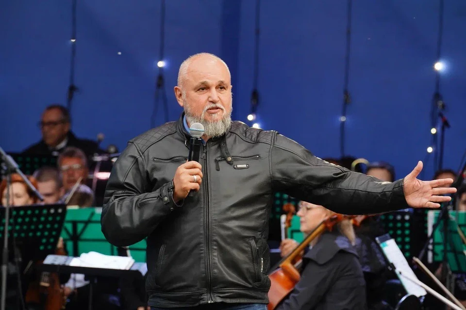 Мира, счастья и благополучия пожелал Сергей Цивилев семья кузбасских строителей.