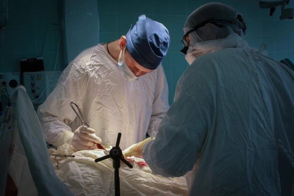 Во время столь сложных операций все делается четко, по команде