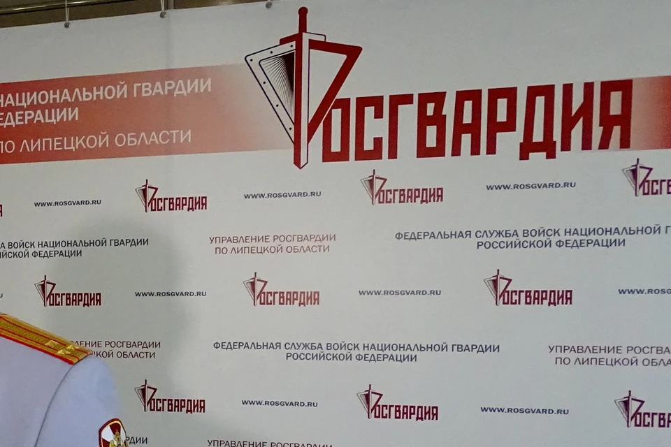 Росгвардейцы сняли мужчину с края крыши на охраняемом предприятии Липецка
