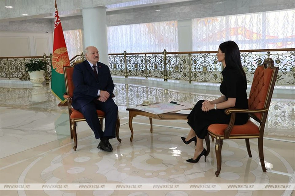 Лукашенко дал интервью украинской журналистке Диане Панченко. Фото: БелТА