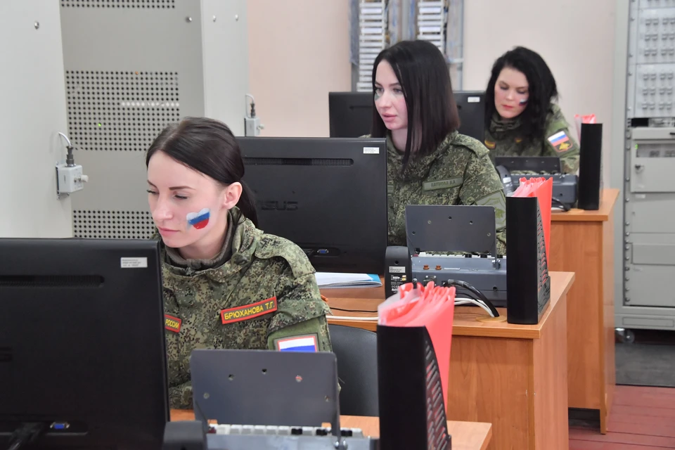 Записаться в МФЦ можно непосредственно в учреждениях, по телефонам 8-800-350-0850, 8 (3822) 602-999, на сайте МФЦ