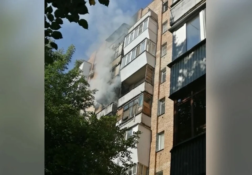 Правоохранители проводят проверку из-за пожара в многоэтажке, где один человек погиб и еще трое пострадали