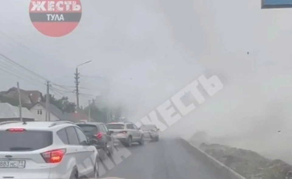 В Туле на улице Кутузова сильно задымился пассажирский автобус