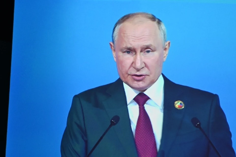 Саммит проходит в Йоханнесбурге (ЮАР). Президент России выступил на нем по видеосвязи.