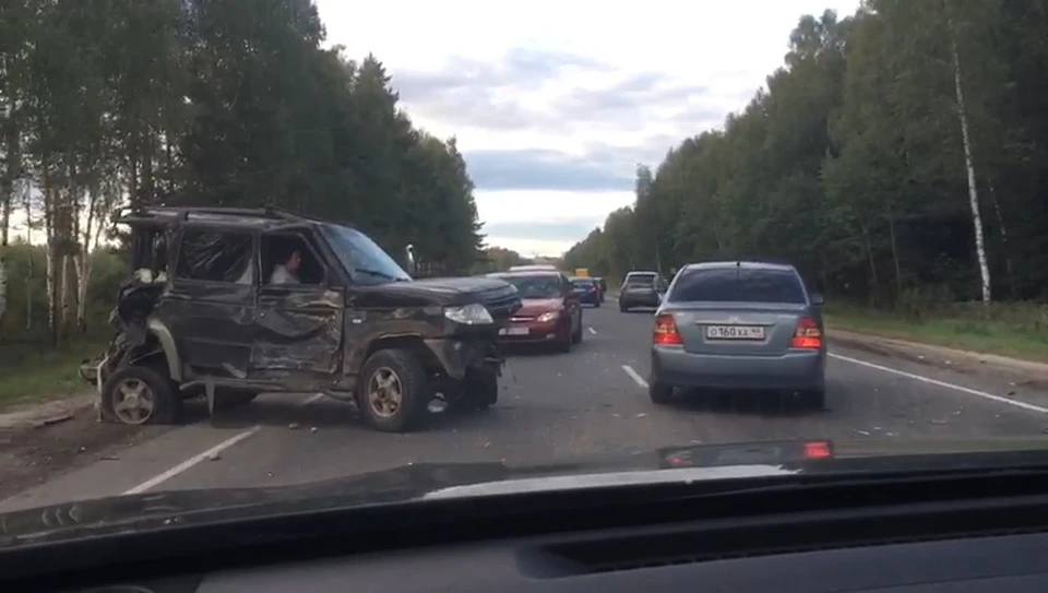 Чудовищное ДТП с участием трёх автомобилей произошло под Костромой