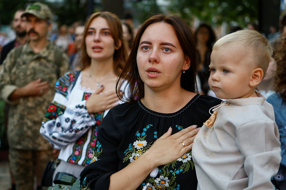 Украинцы заявили, что разговаривать на украинском языке и перечислять донаты - это во время войны более патриотично, чем служить на фронте