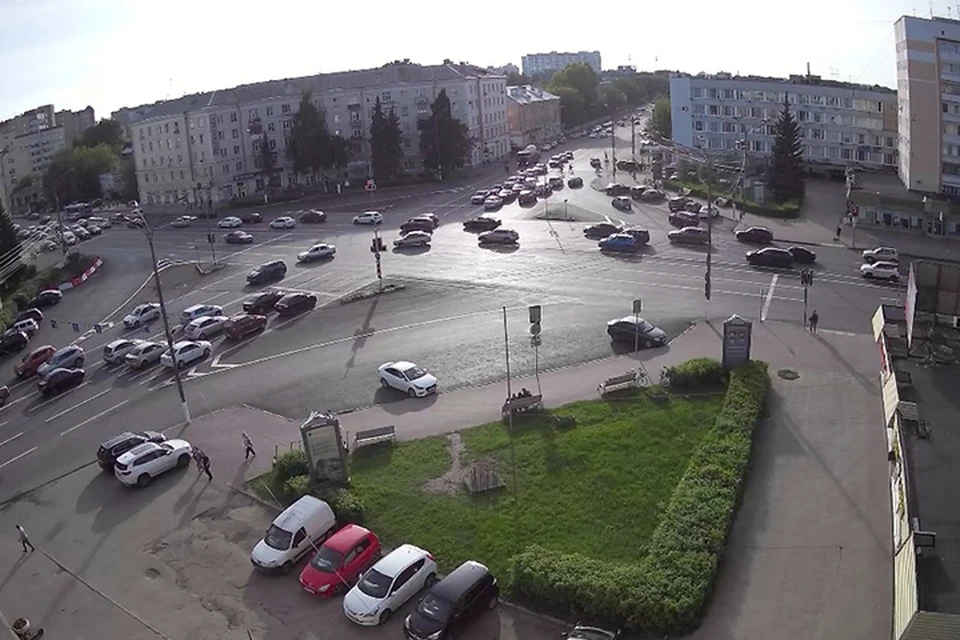 На площади Капошвара изменилась схема движени Фото: tver.ru/веб-камера на площади Капошвара