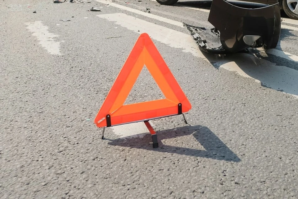 В Новосибирске произошло массовое ДТП с участием полицейской машины.
