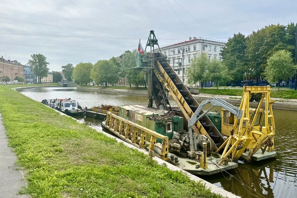 За лето в Петербурге убрали из воды почти тысячи кубических метров мусора. Фото: комитет по природопользованию Петербурга