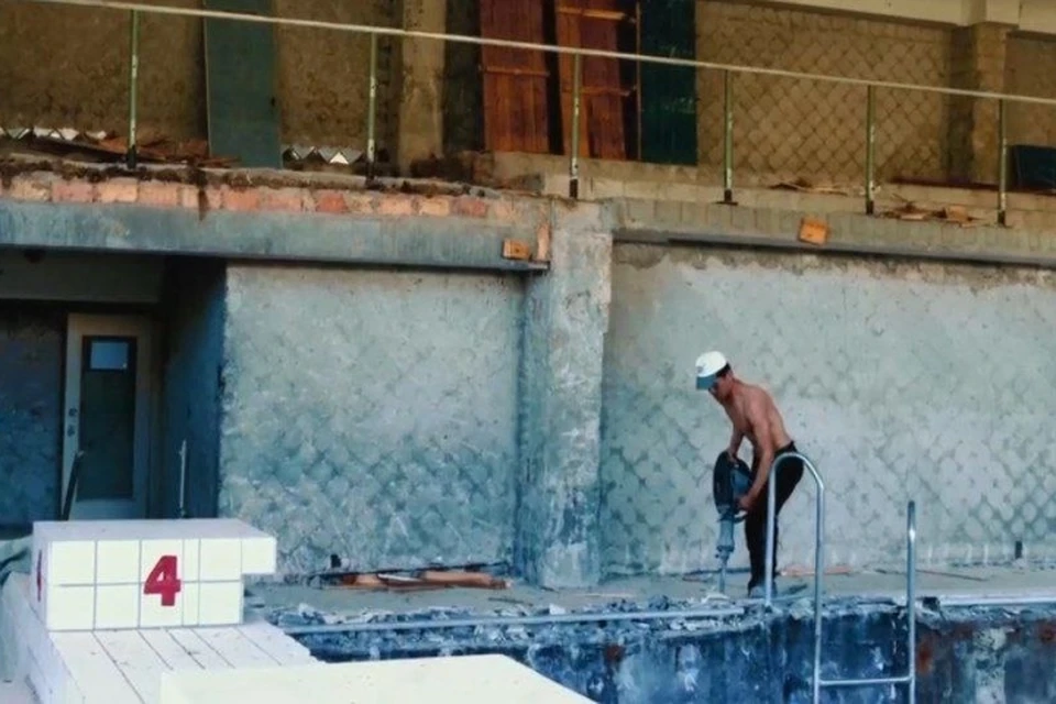 Сейчас стартует капитальный ремонт правого блока бассейна. ФОТО: скриншот из видео ЭНТВ