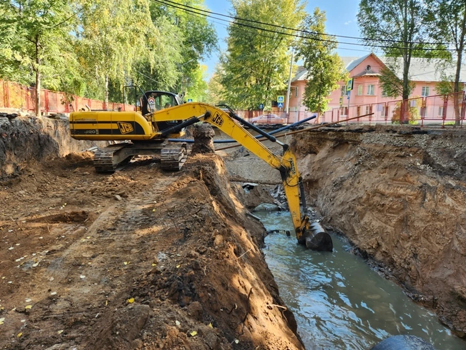 Всего на участке заменят 60 метров, из них уже уложили 32. Фото: "РКС-Самара"