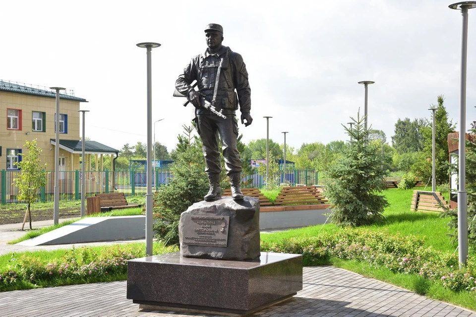 В Кузбассе открыли сквер в память о герое.