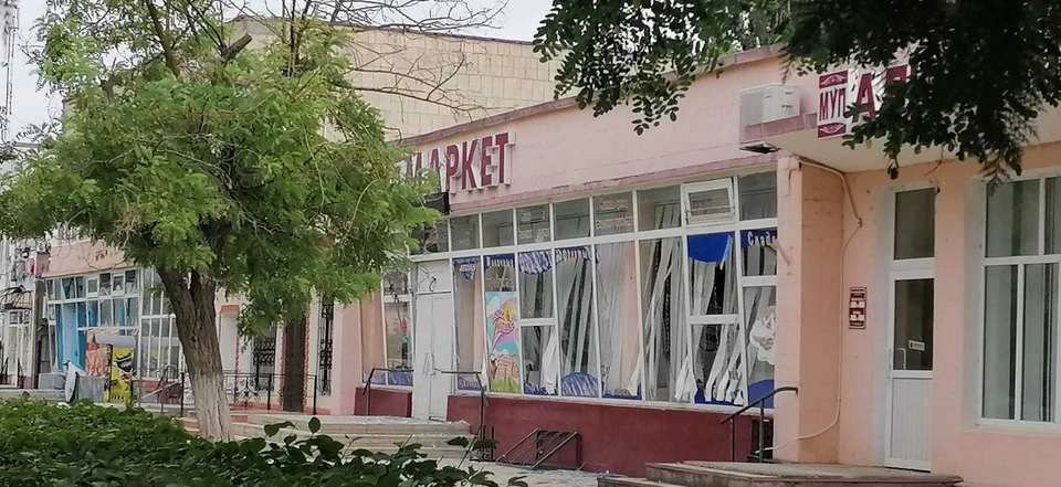 Житель Новокузнецка похитил из магазина элитный алкоголь и раздал его прохожим.