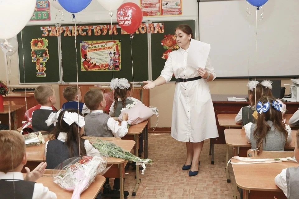 Девять учителей из Тверской области удостоены федеральных премий