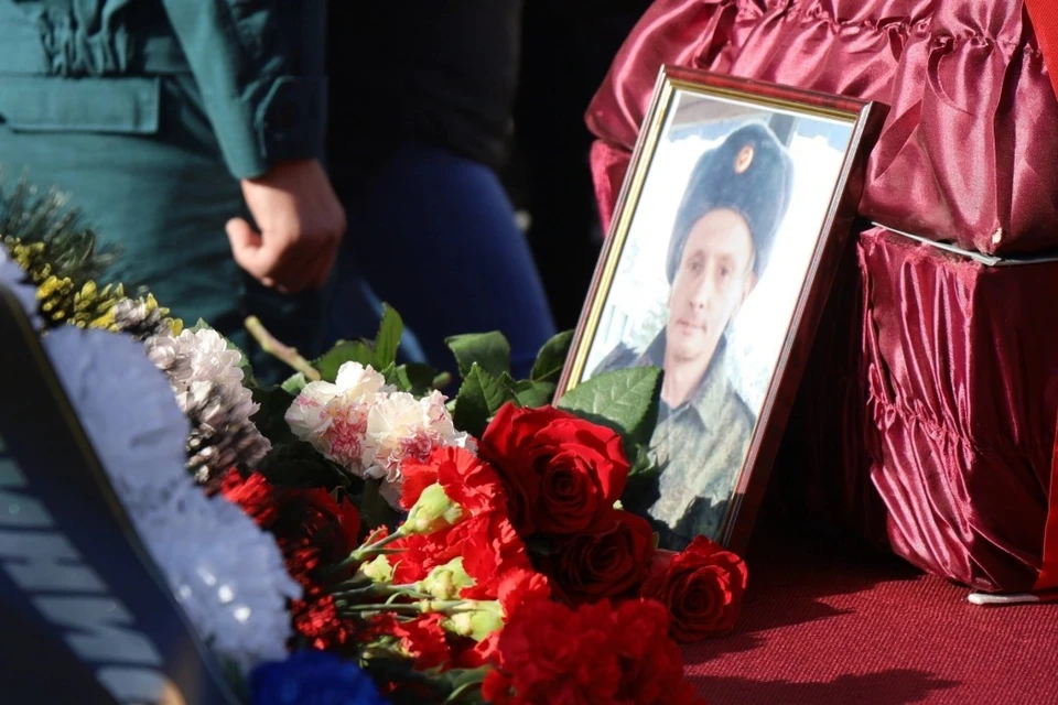 В Коми проводили в последний путь военнослужащего, погибшего в зоне СВО