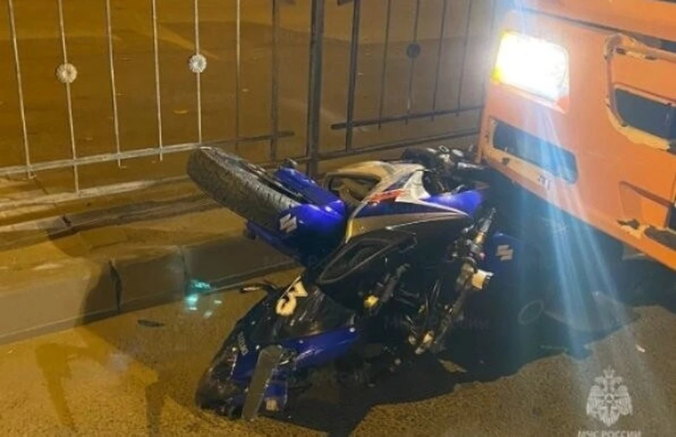 30-летнего мотоциклиста увезли в больницу