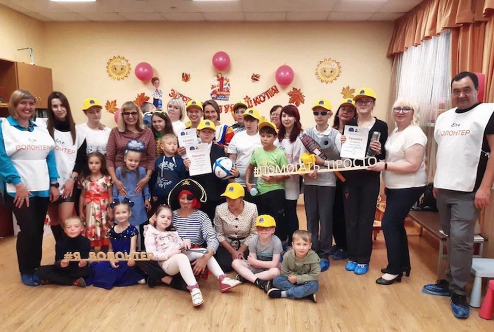 «Волгаэнерго» передали школьные принадлежности для первоклассников из Центра «Перспектива»