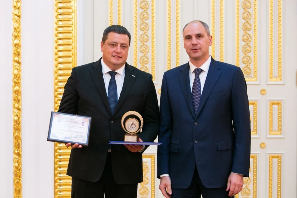 Генеральный директор «Газпромнефть-Оренбурга» получает награды «Лидера экономики».