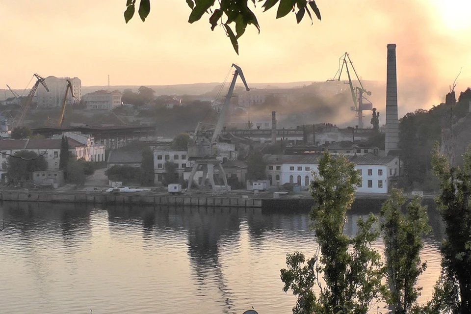 Утром, 13 сентября, Минобороны России сообщили, что ночью ВСУ нанесли удар по заводу в Севастополе.
