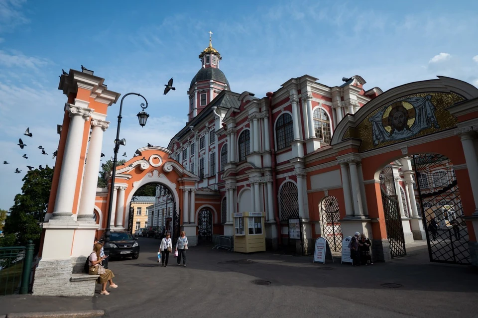 Раку святого Александра Невского установили в лавре в Петербурге.