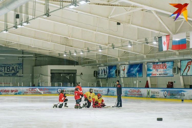 Нет границ – есть только препятствия: в Ижевске тренируется команда хоккеистов с ОВЗ