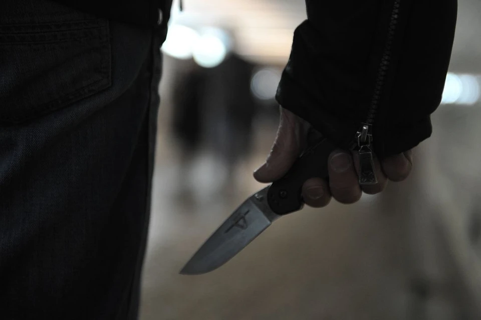 Под Новосибирском мужчина пырнул знакомого ножом в ходе разборок.