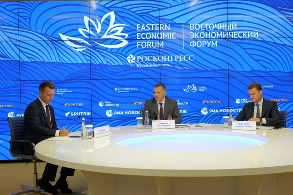 За восемь лет форум выступил площадкой для 373 соглашений. Фото: Пресс-служба Юрия Трутнева