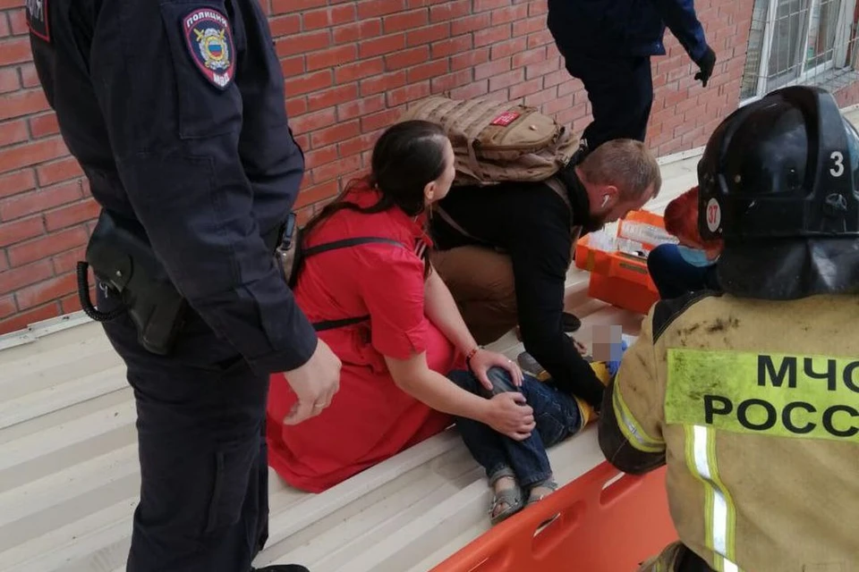 Ребенок выпал из окна в субботу, 16 сентября. Фото: Спасатели МАСС