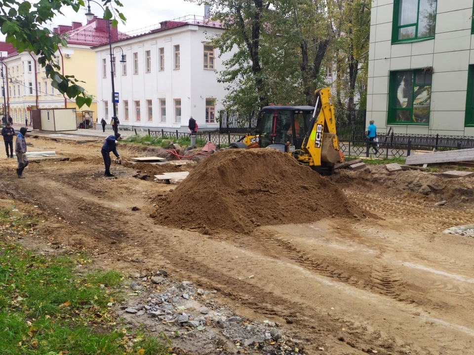 В Сыктывкаре восстанавливают асфальт на местах реконструкции теплосетей
