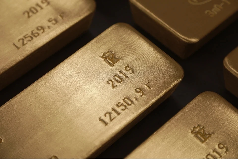 Россияне предпочитают вкладываться в золото, палладий, серебро и платину