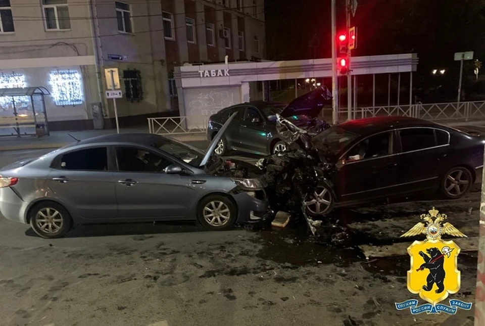 Авария с участием сразу четырех машин произошла на улице Республиканской в Ярославле.