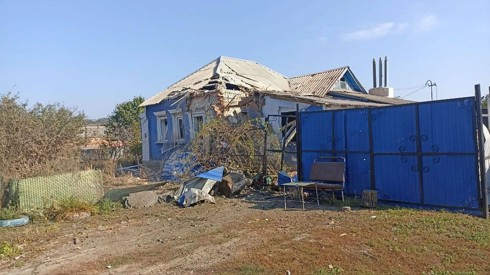 Из-за обстрела ВСУ села в Белгородской области пострадала женщина.