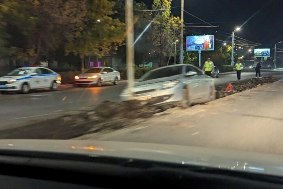 ДТП случилось возле остановки Мичурина на улице Терешковой. Фото: «Оренбург Медиа»