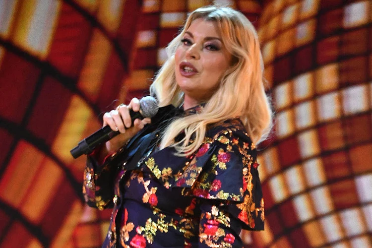 Лада Дэнс рассказала о судах с бывшим, поддержавшим ее после ДТП