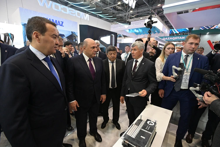 Технологический суверенитет, но не изоляция: Мишустин посетил «Иннопром» в Казахстане