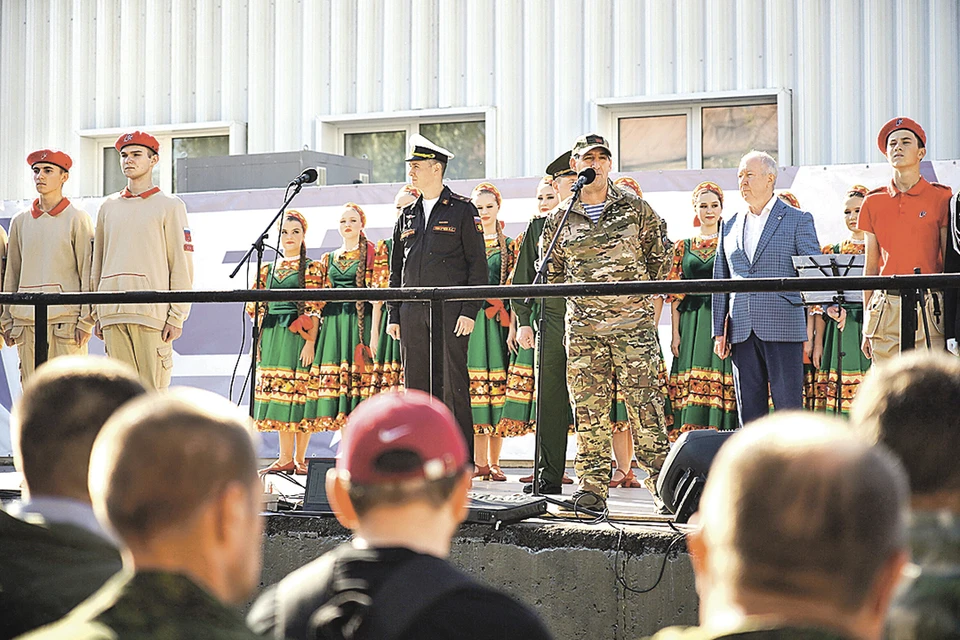 Торжественная отправка военнослужащих на службу в Вооруженные силы Российской Федерации. Фото: Александр АВИЛОВ/Агентство городских новостей «Москва»