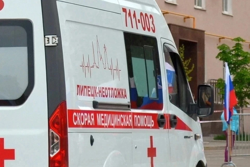 В Липецке под колеса иномарки попал 11-летний школьник