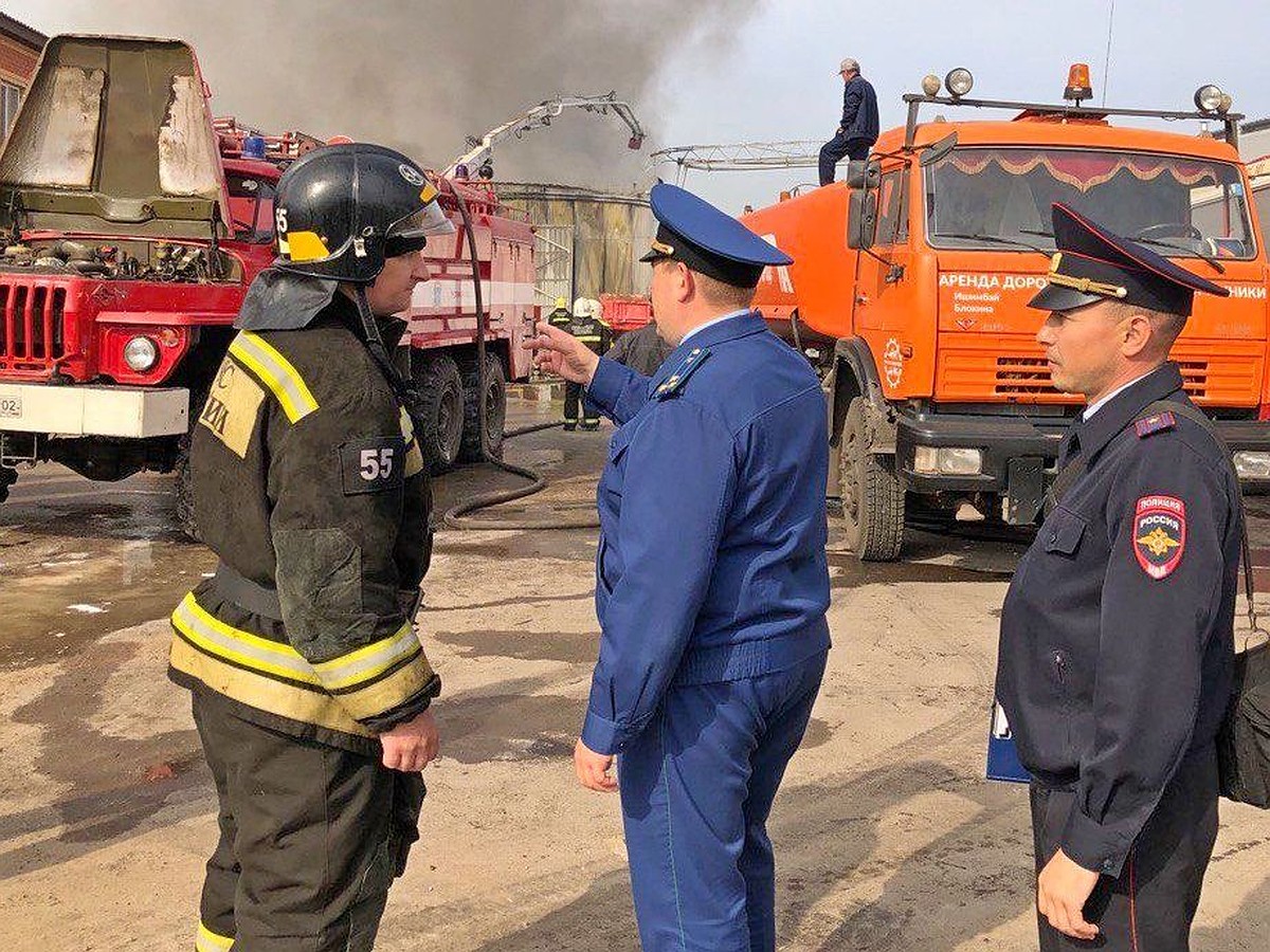 Прокуратура взяла на контроль выяснение причин пожара на складе химвеществ  в Ишимбае - KP.RU